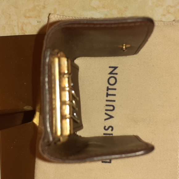 LOUIS VUITTON DAMIER CASE AUTHENTIC KEY HOLDER - Picture 11 of 13